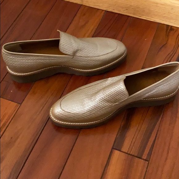 Aquatalia Gold Platinum metallic loafer - Picture 2 of 5